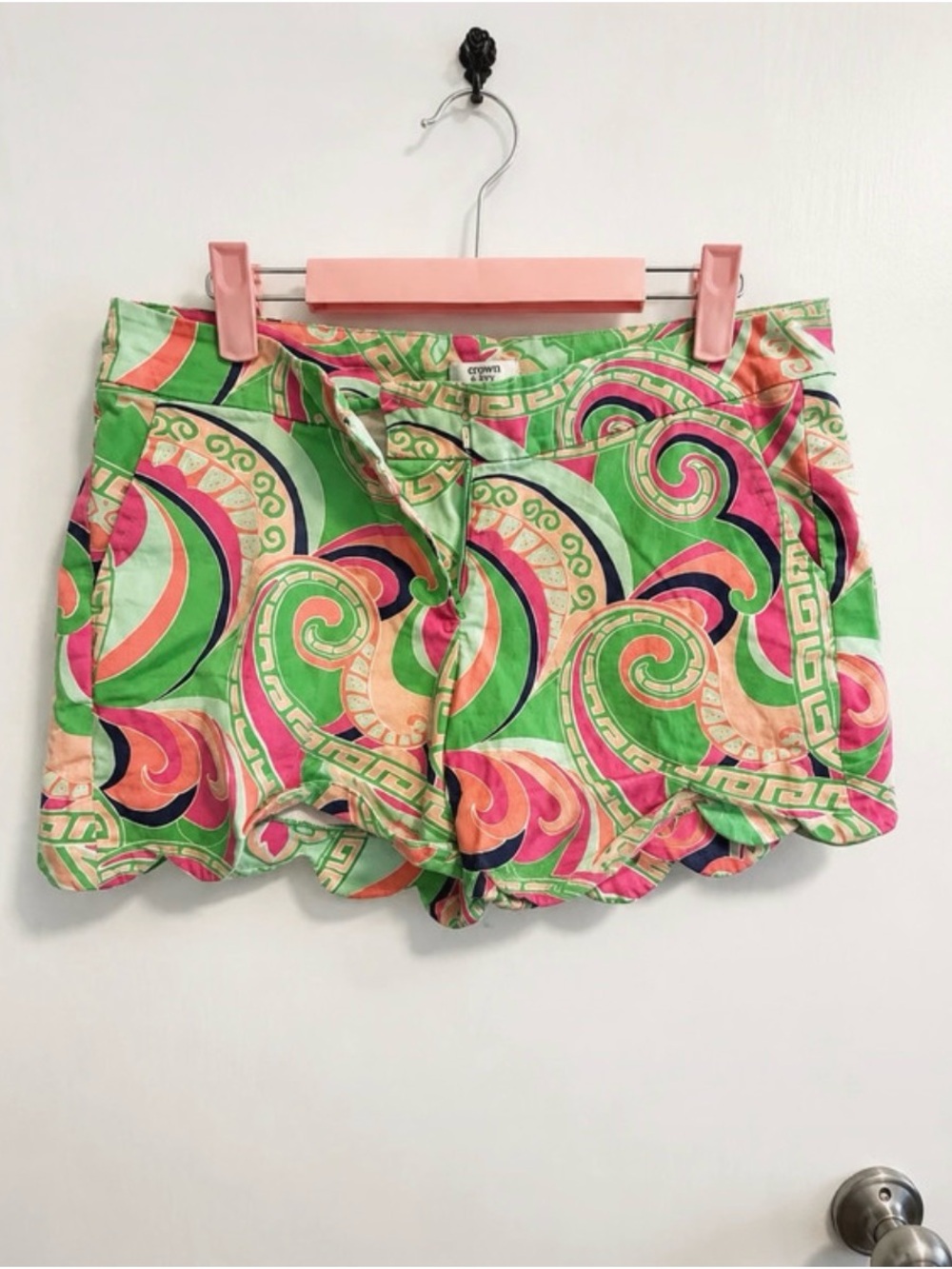 crown & ivy Green Pink Multi-Color Scallop Hem High-Waist Shorts